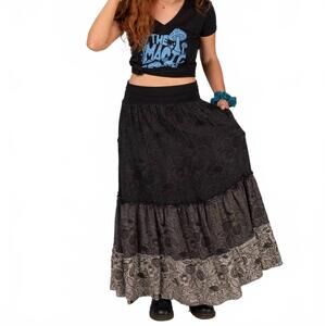 NEW SOUL FLOWER three tier hippie maxi skirt with pockets in black